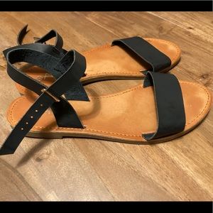 ANNA black band strap sandals 8.5